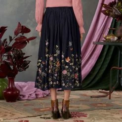 Romantic Roses Skirt 6 Romantic Roses Skirt -Sundance Sales 15625fcc 7356 4632 99a6 b057dac38d76