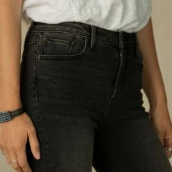 Wyatt Classic Flare Jean -Sundance Sales 367c9fa1 c623 4abd 9e13 cce4c00dab46