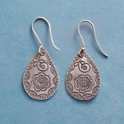 Flower Drops Earrings -Sundance Sales 4f4c81a3 a389 4293 901d d855162a4555