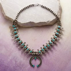 1950s Box Bow Necklace -Sundance Sales 572b2ae7 b19b 49d6 be9a 0c4d6ad2d94b