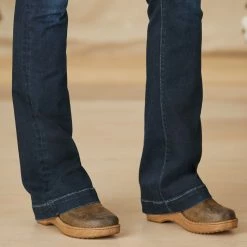 Wyatt Classic Flare Jean -Sundance Sales c49fbd58 58a0 4243 b7c0 b04e3c80f389