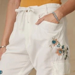 Hansa Blooms Joggers - Petites -Sundance Sales df586f12 8d9d 4a18 b435 6c67427e413c