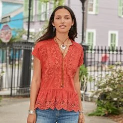 Tres Jolie Eyelet Top -Sundance Sales ffcd3193 aaa0 4129 a579 6d22706bfe60